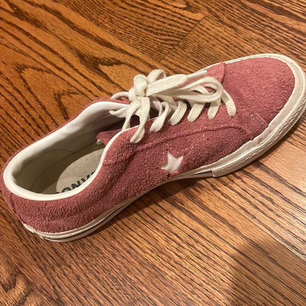 Pink Converse one stars